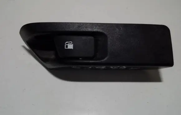 Toyota Yaris Fuel tank opening switch 
