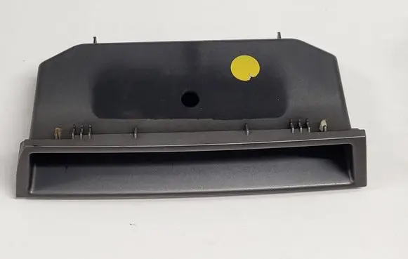 Glove box