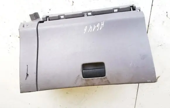 Nissan Primera Glove box 681082f901