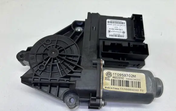 Skoda Octavia Mk2 (1Z) Front door window regulator motor 1T0959702M
