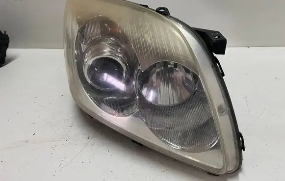 Toyota Avensis T250 Headlight/headlamp