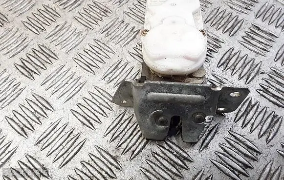 Mitsubishi Grandis Tailgate/trunk/boot lock/catch/latch