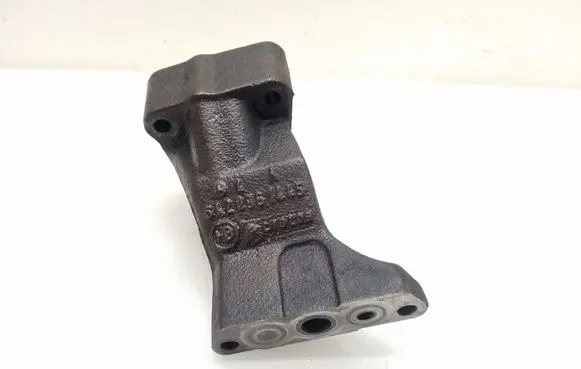 Mercedes-Benz C W204 Engine mounting bracket 6420961445