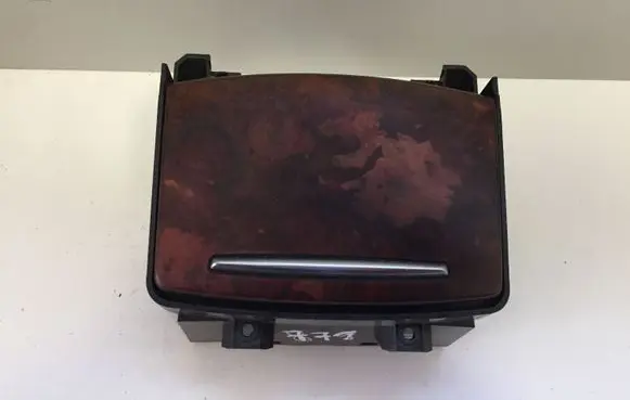 Cup holder front