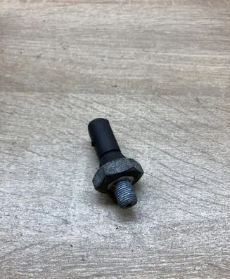 Volkswagen Golf IV Oil pressure sensor 038919081