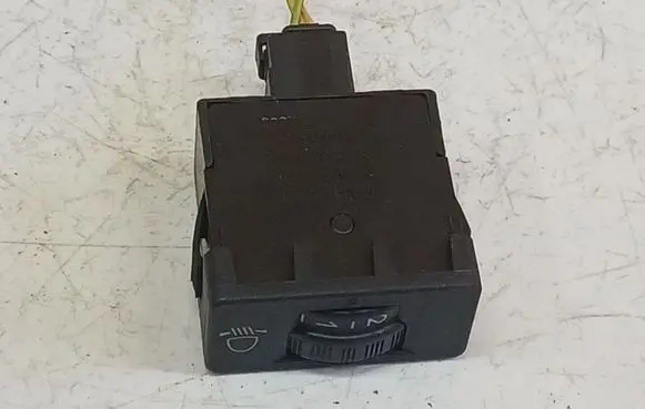Citroen C4 Grand Picasso Headlight level height control switch 96384422XT