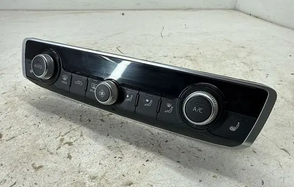 Audi Q3 F3 Climate control unit 83A820043G
