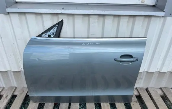 Audi A5 Sportback 8TA Front door LY7E