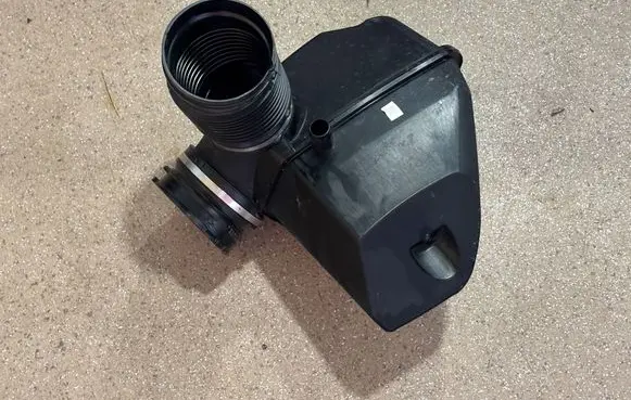 BMW 5 G60 G61 Intake resonator 5A1BC59