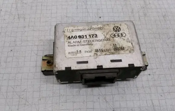 Audi A6 S6 C4 4A Alarm control unit/module 4A0951173 960264