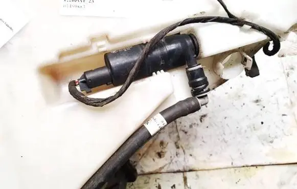 BMW X5 E70 Headlight washer pump 6712721779202 67127217792-02