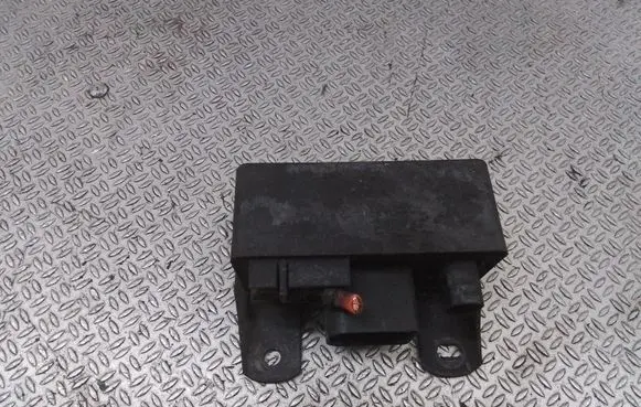 Mercedes-Benz E W211 Glow plug pre-heat relay