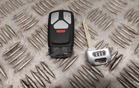 Audi Q7 4M Ignition key/card 4M0959754AK