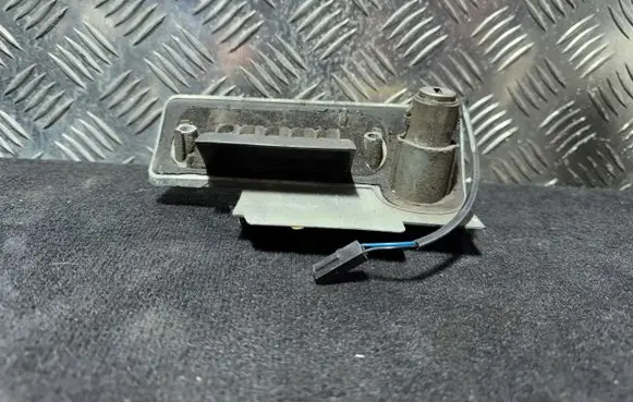 Volkswagen Multivan T5 Loading door lock 7H0827565H