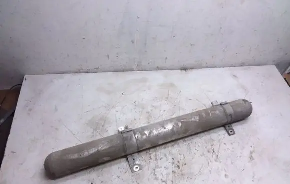 Vacuum air tank