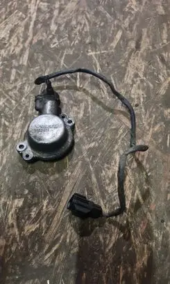 Volvo V70 Camshaft position sensor 9186812