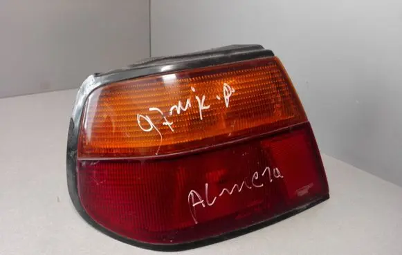 Nissan Almera Rear/tail lights SR1111 4728A