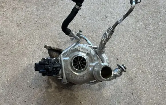 BMW 5 G30 G31 Turbo 9845814