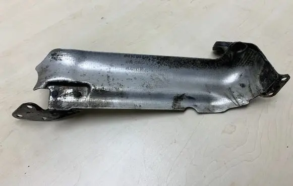 Mercedes-Benz E W211 Heat shield in engine bay A6420901241 4602121901