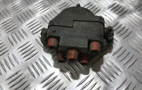 Volvo 850 Spark distributor cap 1235522400