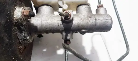 Mazda 323 Master brake cylinder