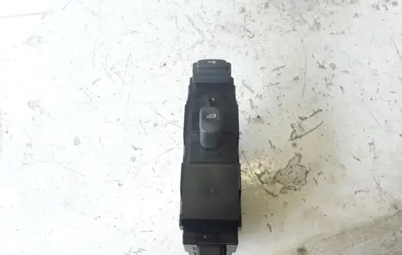 Volvo V70 Electric window control switch 30658117