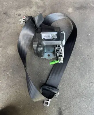 Volvo XC60 Middle seatbelt (rear) 39818866