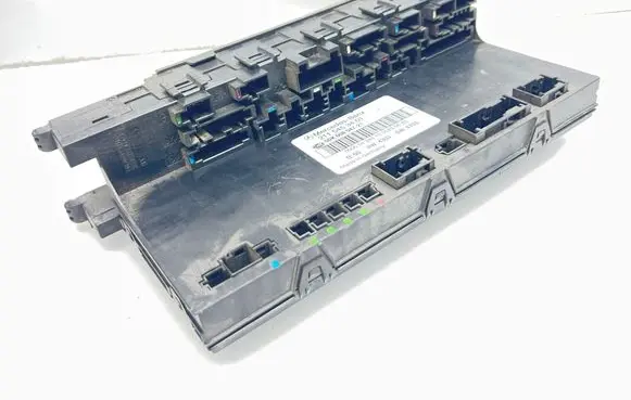 Mercedes-Benz E W211 Fuse module 2115453401 5DK00804721