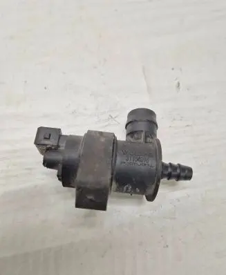 Volvo V70 Turbo solenoid valve 31104896