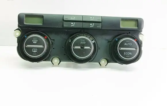 Volkswagen PASSAT B6 Climate control unit 74677510