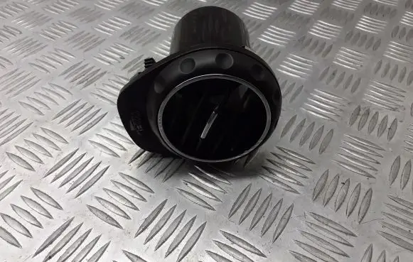 Alfa Romeo 147 Dashboard side air vent grill/cover trim BRAK