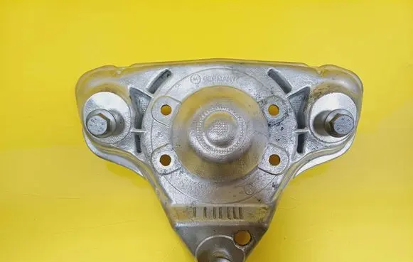 Volkswagen PASSAT B5.5 Front upper strut mount 8D0412383E