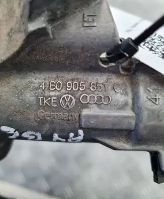 Audi A4 S4 B6 8E 8H Ignition lock 4B0905851C