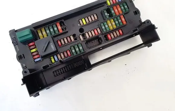 BMW 5 GT F07 Fuse box set 317033442 3-1703344-2