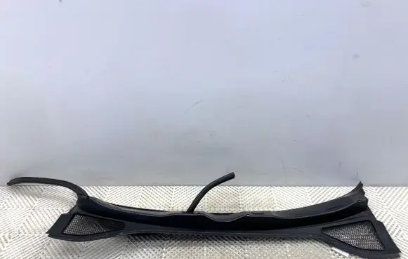 Audi A3 S3 8V Wiper trim 