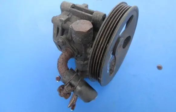 Suzuki Baleno EG Power steering pump