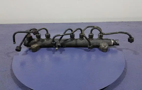 Renault Megane III Fuel main line pipe 04903536