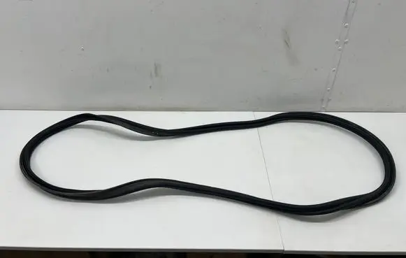 Renault Captur II Trunk rubber seal (body) 