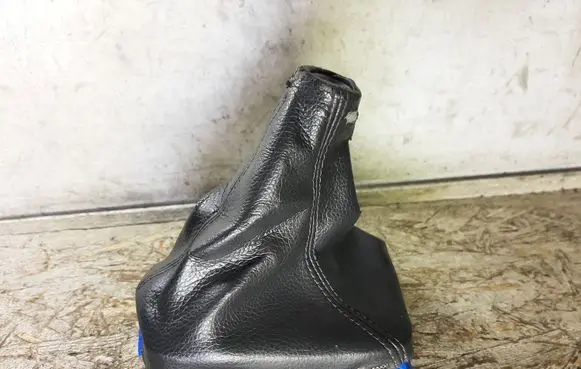 Volvo XC70 Gear lever shifter trim leather/knob 8128170451