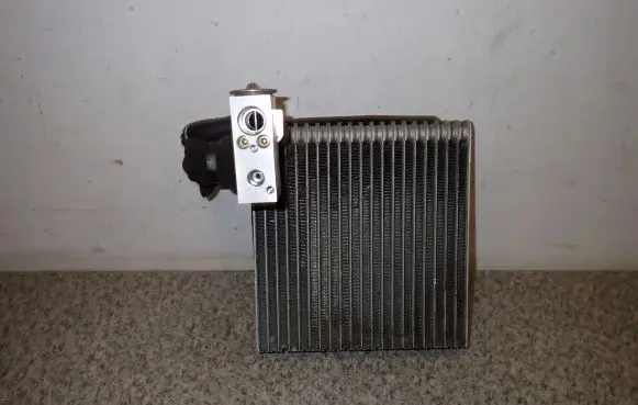 Nissan Note (E11) Air conditioning (A/C) radiator (interior) 