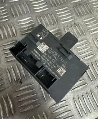 Seat Alhambra (Mk2) Door control unit/module 7N0959794G