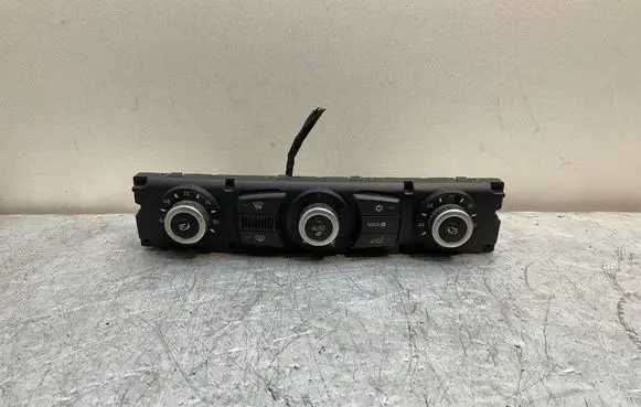 BMW 5 E60 E61 Climate control unit 9177715 1582372 900252340
