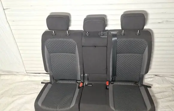 Volkswagen Tiguan Rear seat sidzisko