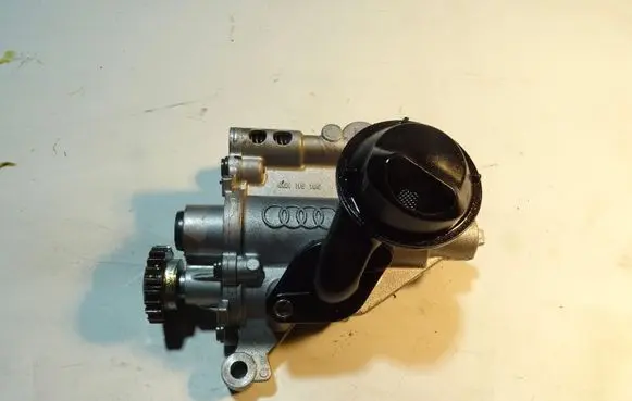 Audi A4 S4 B8 8K Oil pump 06H115105