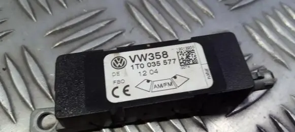 Volkswagen Touran I Antenna control unit 1T0035577