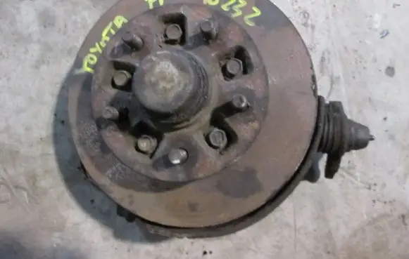 Toyota Hilux (N80, N90, N100, N110) Front wheel hub spindle knuckle