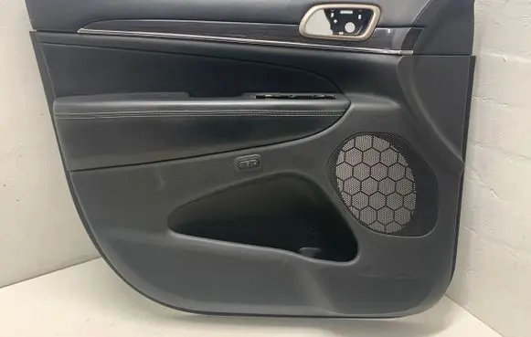 Jeep Grand Cherokee Front door card panel trim 1GG25TRM 1GS69TRM
