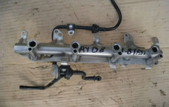 Audi A4 S4 B8 8K Fuel main line pipe 06J133317