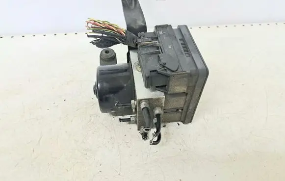 Volvo V50 ABS Pump 30736589A 30736588