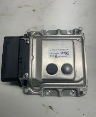 KIA Sportage Engine control unit/module 296102U500 0281035845 87CCC0000000NUU